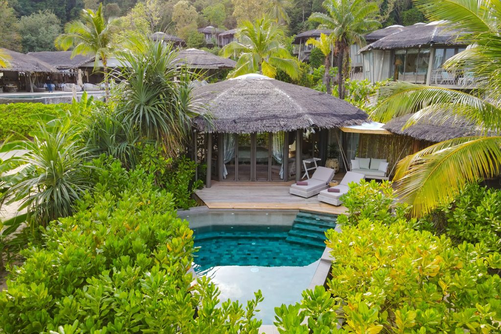 16-6 Beachfront Pool Villas