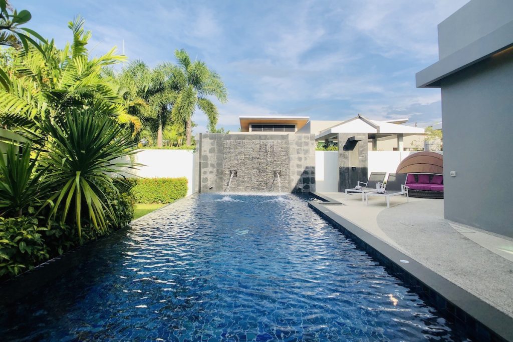 26-Luxurious Zen Pool Villa