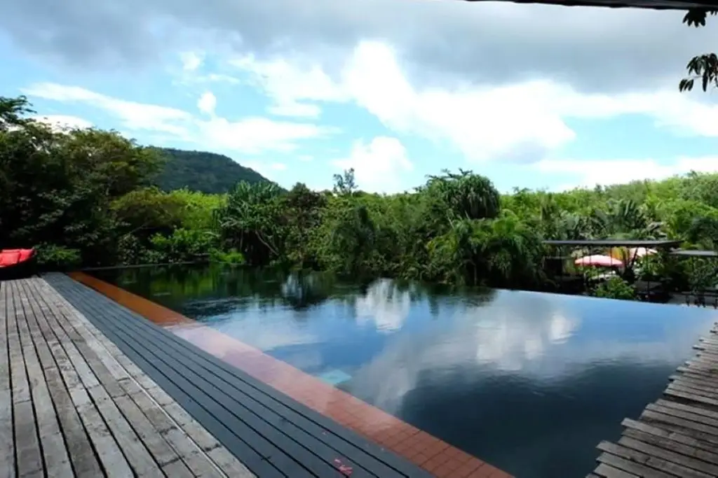 65-Secluded Luxury Retreat