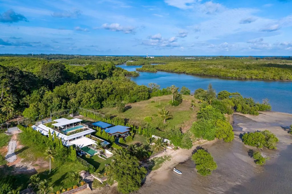 71- Beachfront Villa